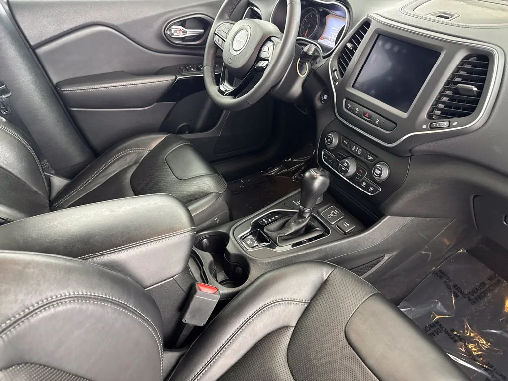 Used 2023 Gray Jeep Altitude image 23