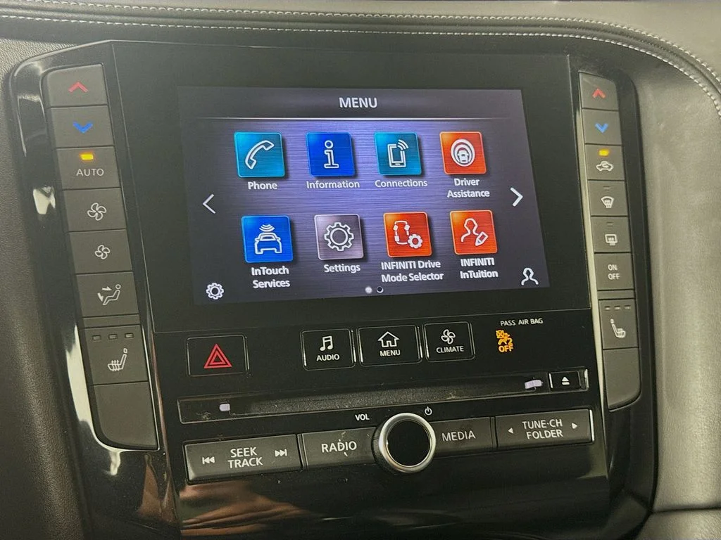 Certified Used 2023 Gray INFINITI LUXE image 18