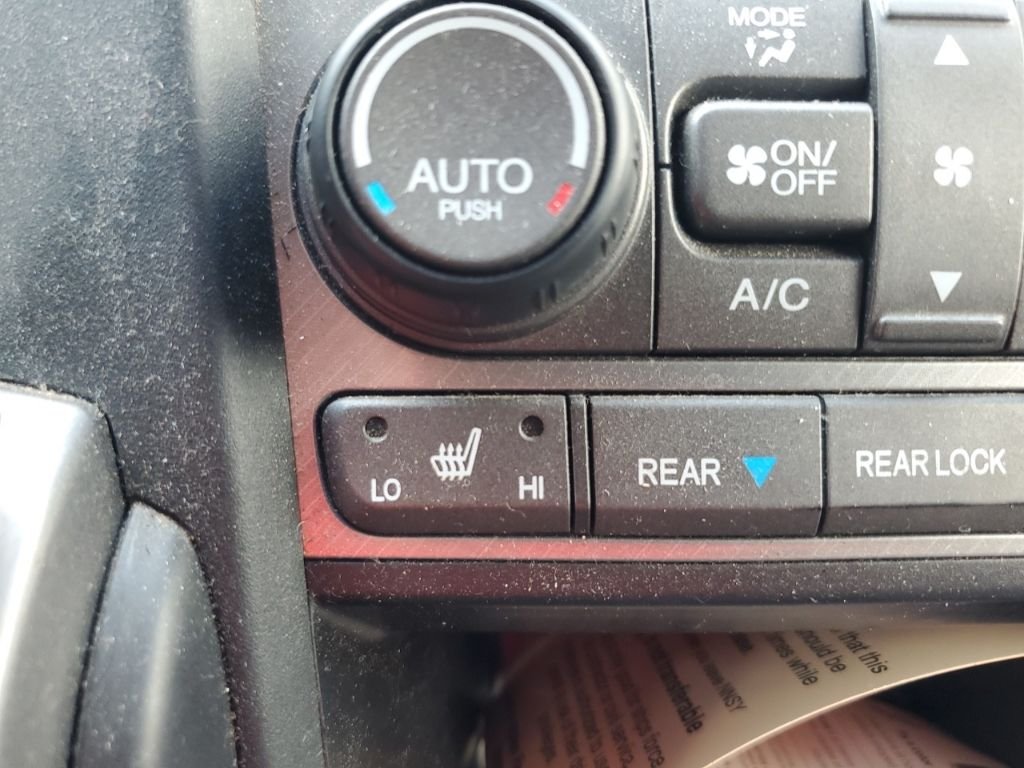 Used 2013 Black Honda Touring image 19