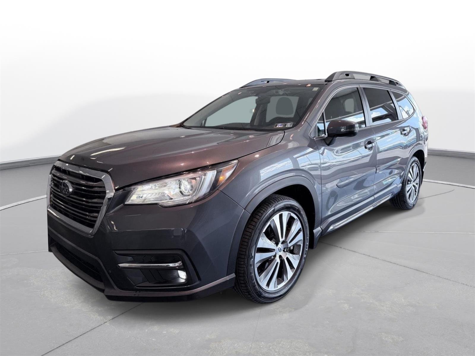 Used 2020 Magnetite Gray Metallic Subaru Limited image 2