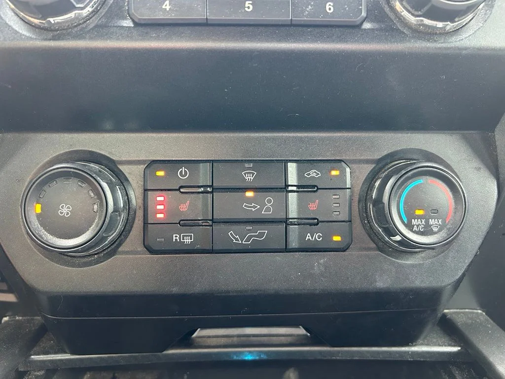 Used 2019 Black Ford XLT image 24