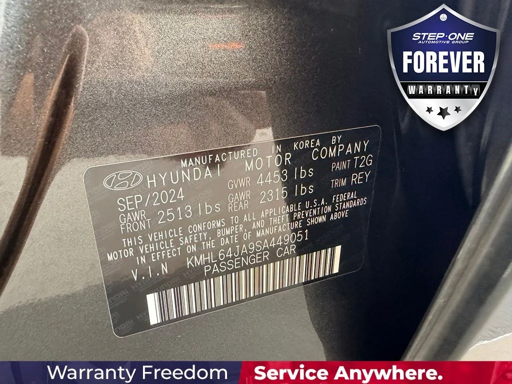 Used 2025 Gray Hyundai SEL image 39