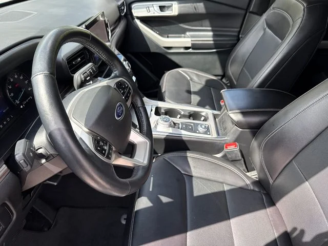 Used 2023 White Ford Limited image 21