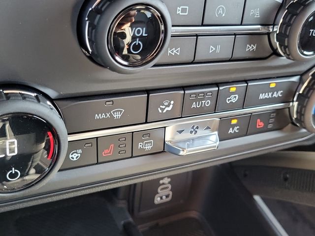New 2026 Oxford White Ford Badlands® image 10
