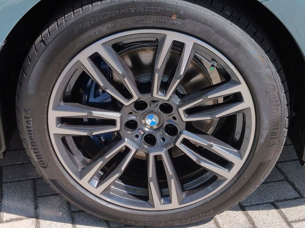 New 2027 Cape York Green Metallic BMW 530i image 11