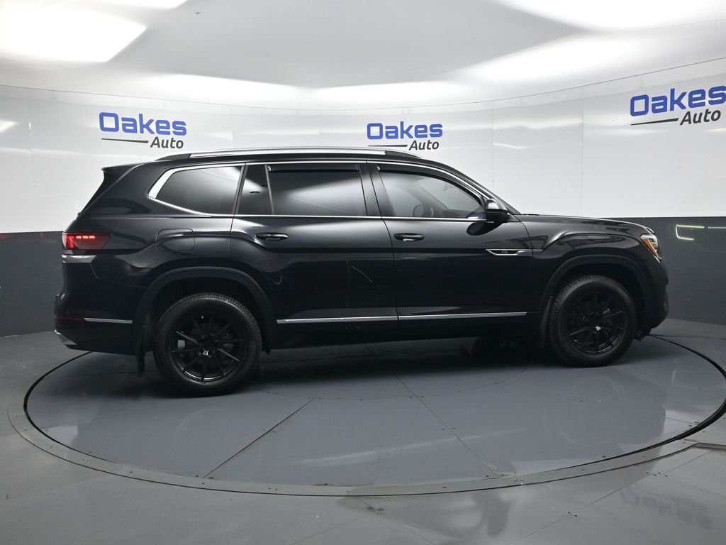 Used 2024 Deep Black Volkswagen 2.0T SEL Premium R-Line image 9