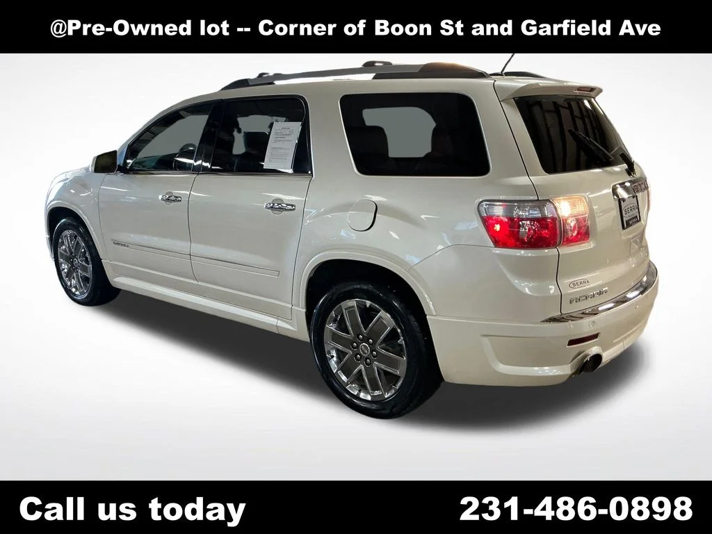 Used 2011  GMC Denali image 3