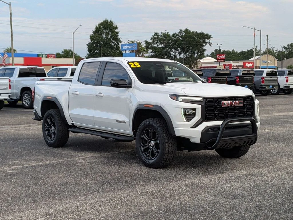 Used 2023 White GMC Elevation image 7