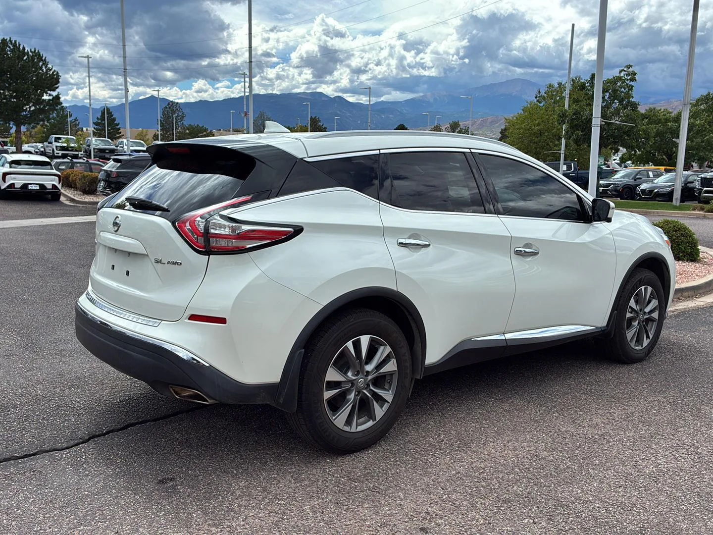 Used 2017 Pearl White Nissan SL image 15
