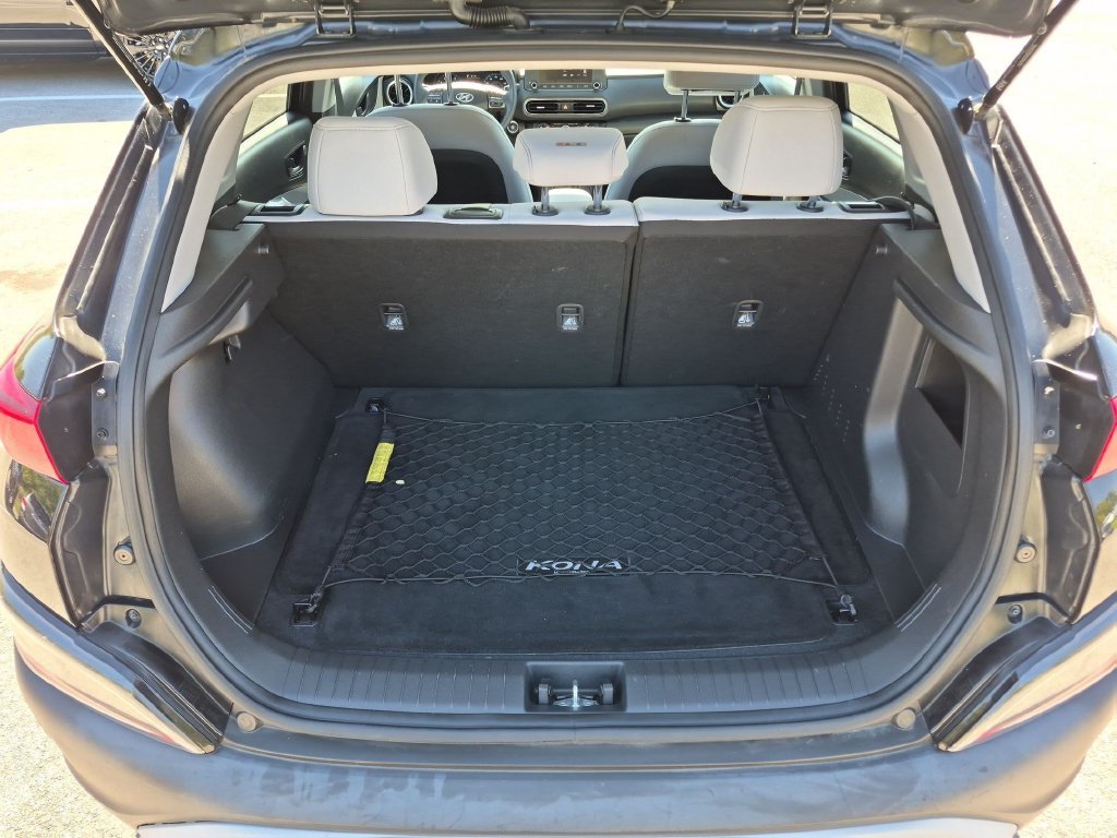 Used 2023 Black Hyundai SEL image 23