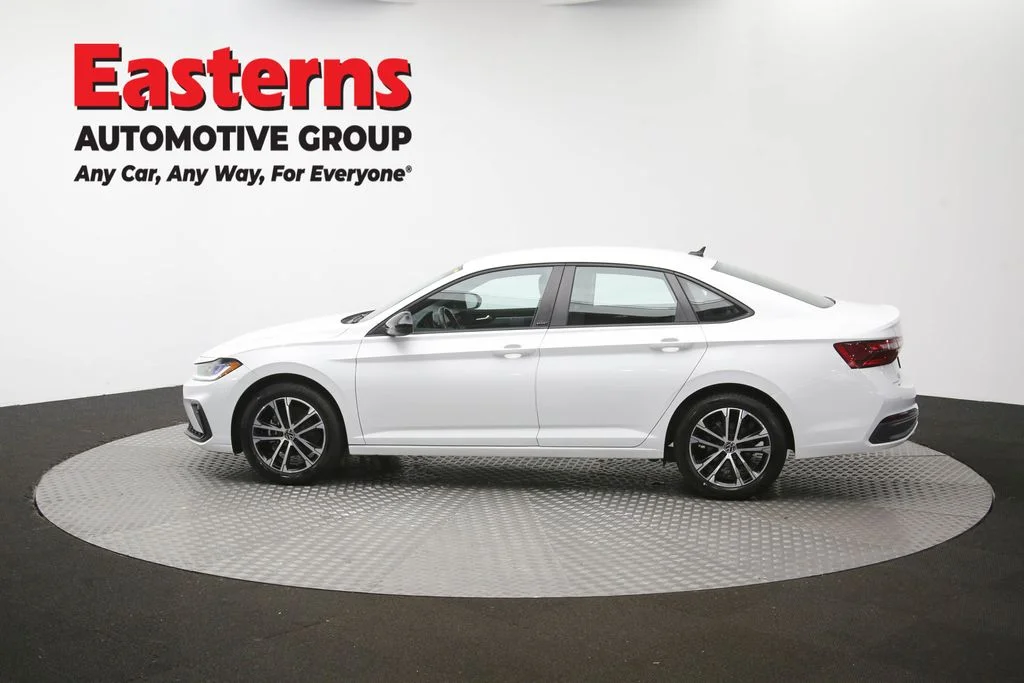 Used 2025 White Volkswagen 1.5T Sport image 59