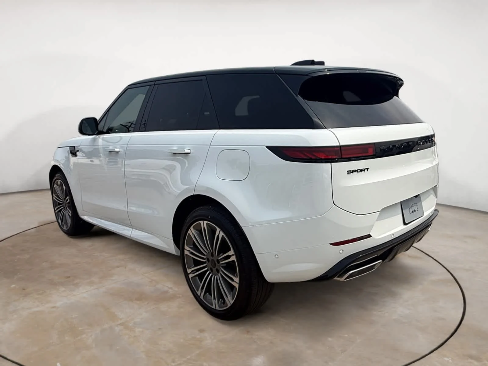 New 2026 Fuji White Land Rover Dynamic SE image 3