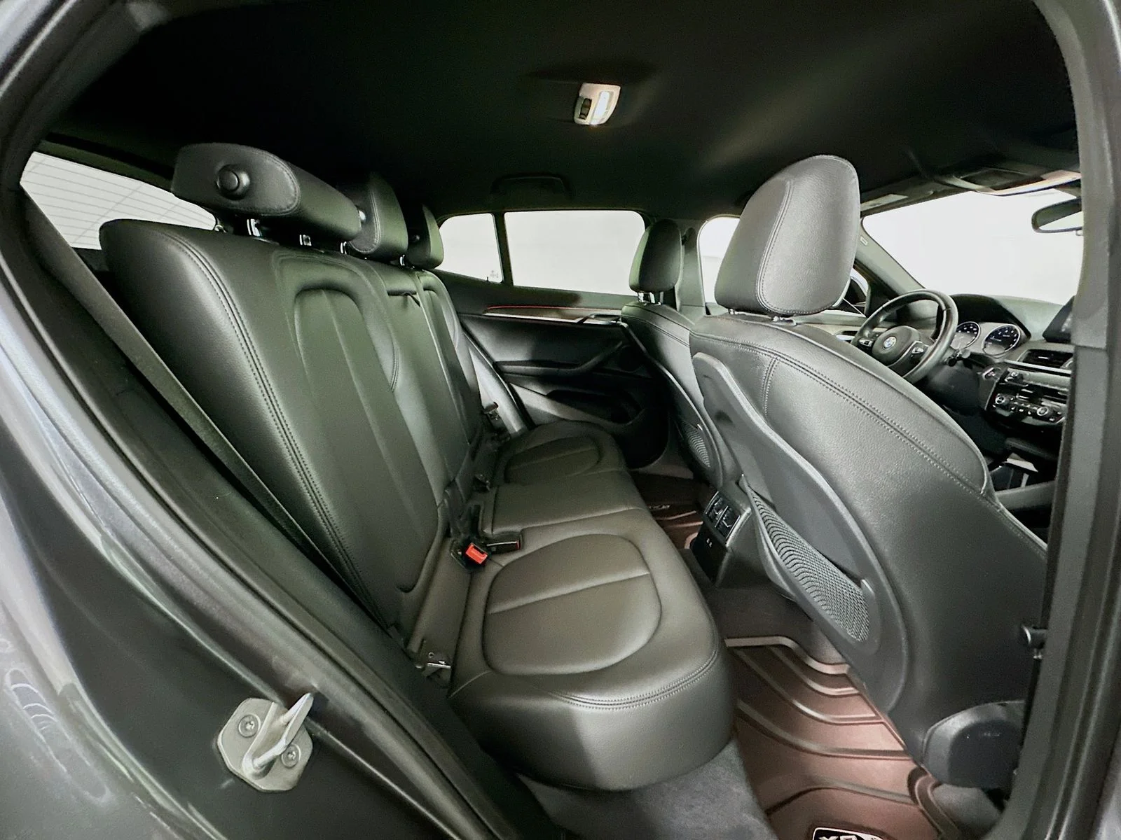 Used 2022 Mineral Grey Metallic BMW M35i image 27