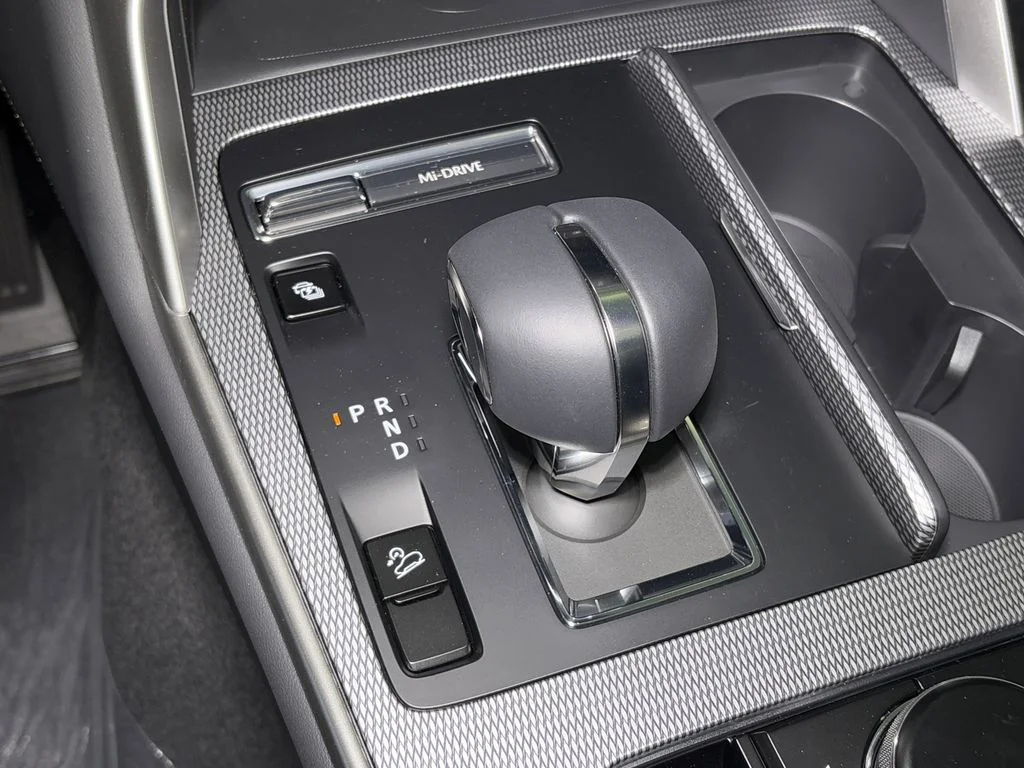 New 2025 Silver Mazda Preferred image 21