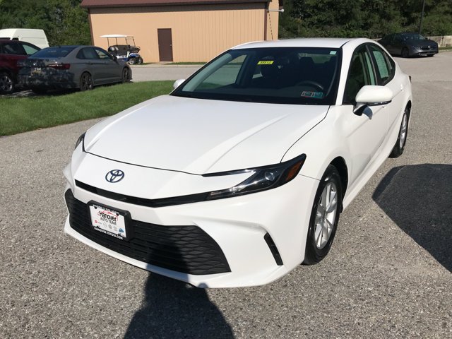 Used 2025 Ice Cap Toyota LE image 4