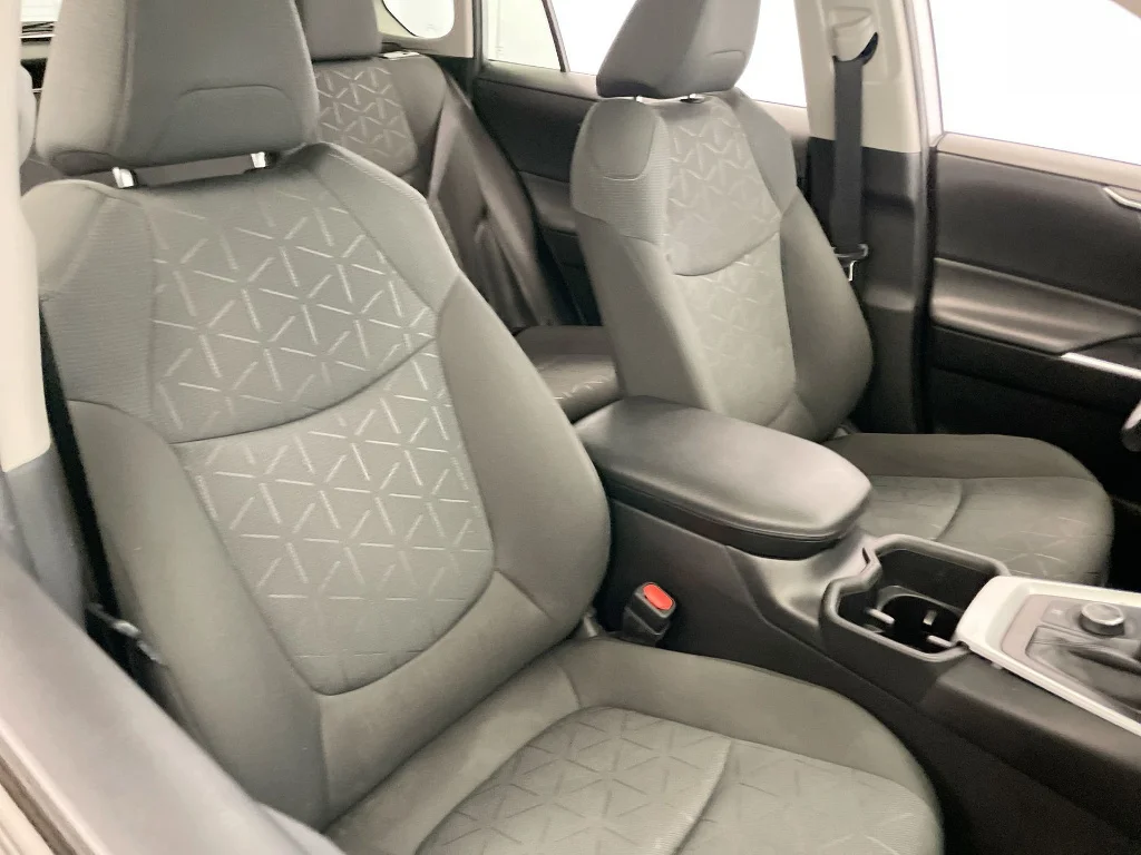 Used 2022 Silver Sky Metallic Toyota XLE image 29