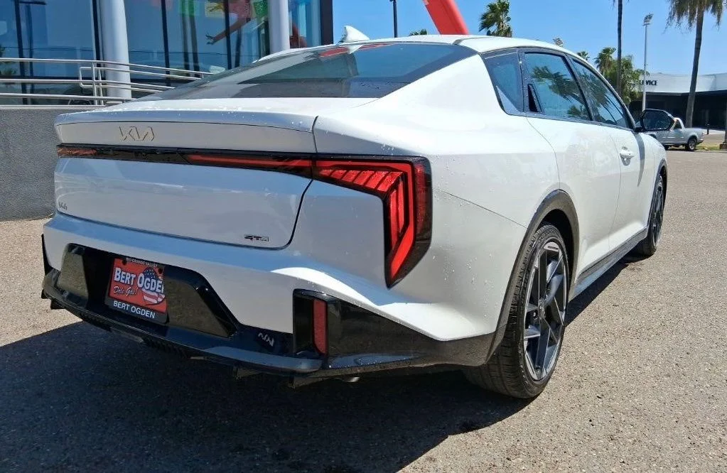 New 2026 White Kia GT-Line image 5