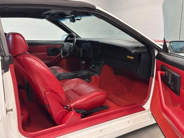 Used 1992  Chevrolet Z28 image 13
