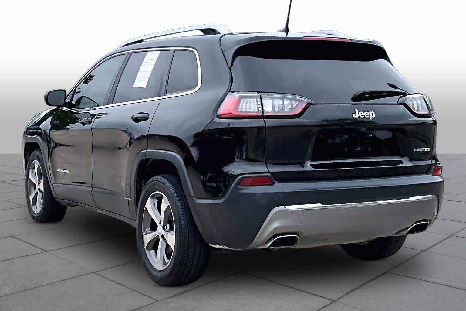 Used 2020 Diamond Black Crystal Pearlcoat Jeep Limited image 12