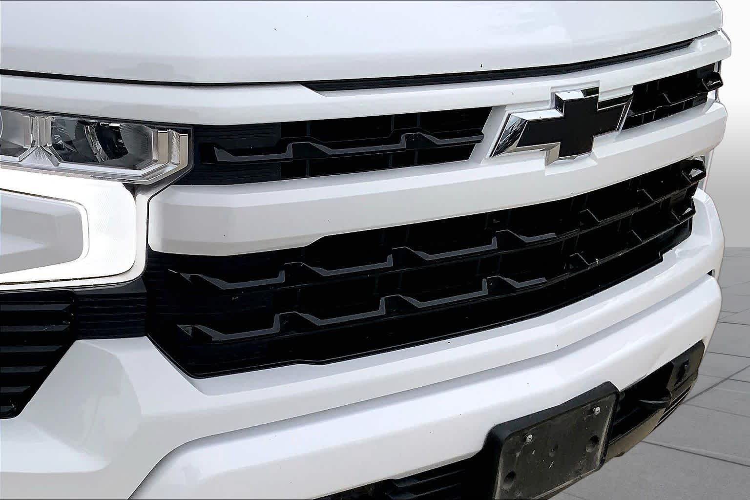 Used 2024 Summit White Chevrolet RST image 32