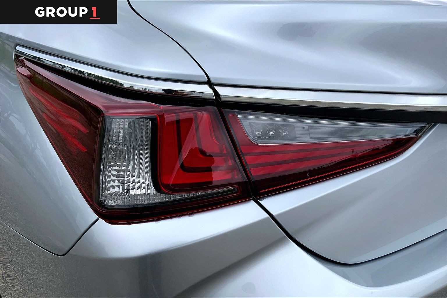 Used 2024 Iridium Lexus  image 28