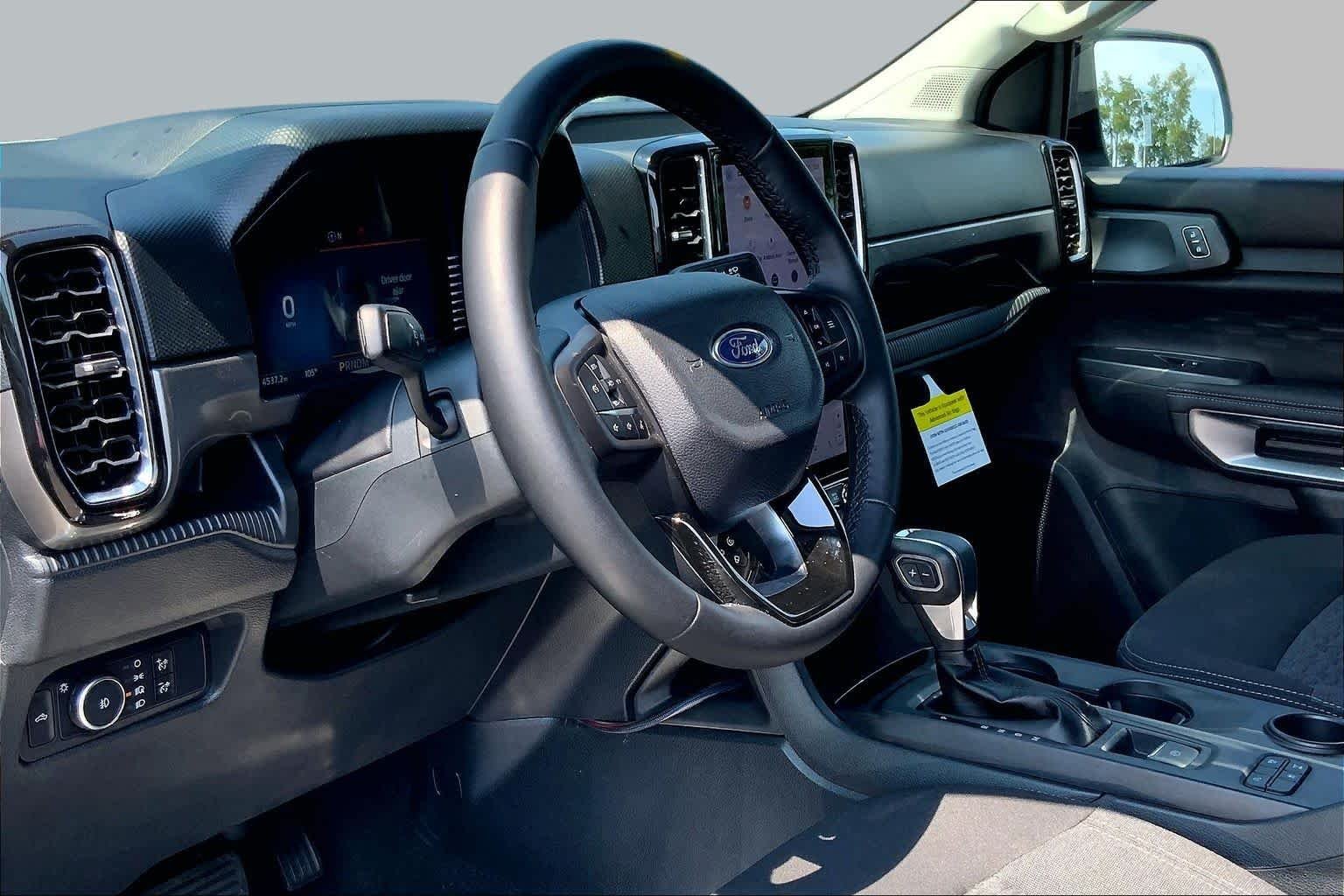 Used 2025 Oxford White Ford XLT image 18