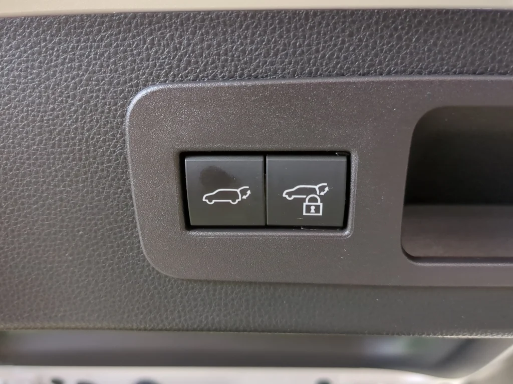 Used 2023 White Lexus Luxury image 21