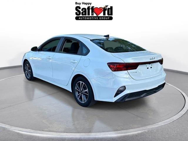 Used 2023 White Kia LXS image 9