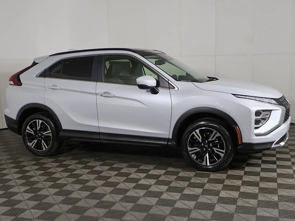 New 2026 White Mitsubishi SE image 15