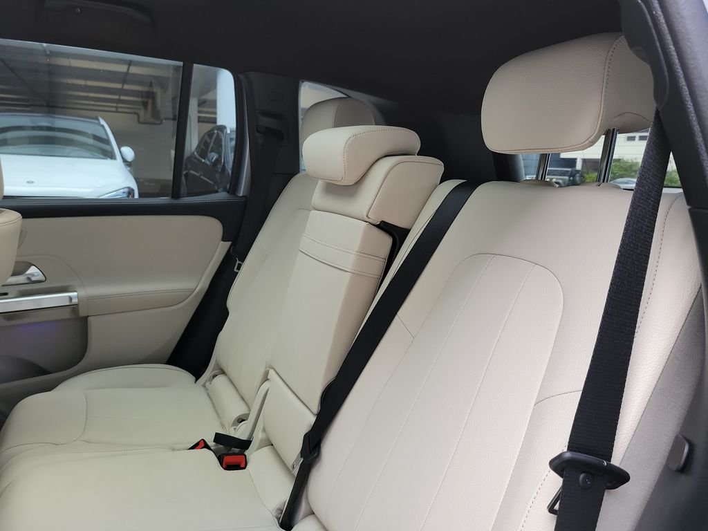 Certified Used 2026 Silver Mercedes-Benz GLB 250 image 11
