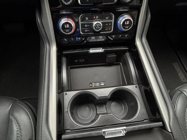 2022 GMC Yukon XL Denali - Photo 25