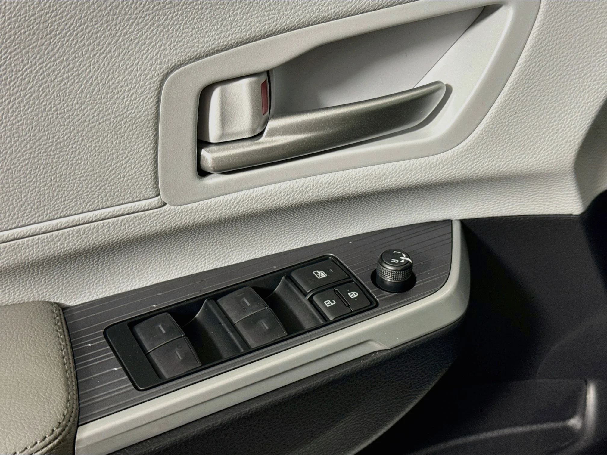 New 2026 Wind Chill Pearl Toyota XLE image 17