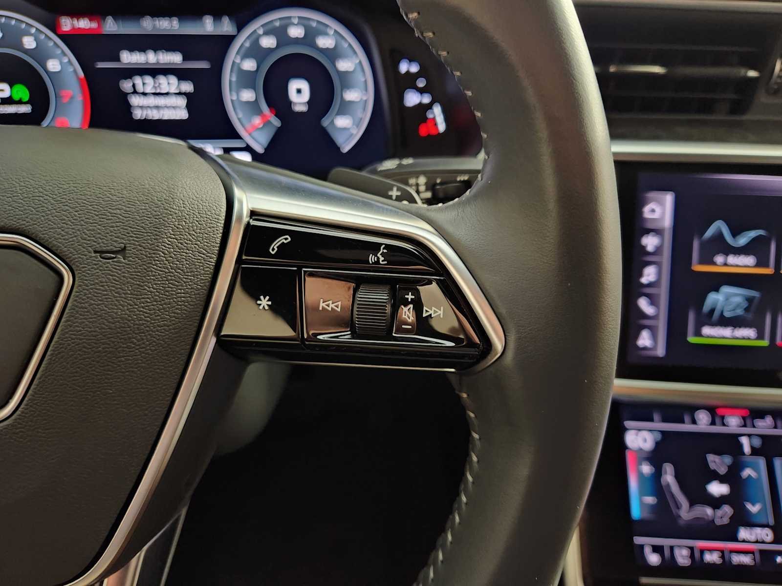 Used 2019 Mythos Black Metallic Audi Premium Plus image 28