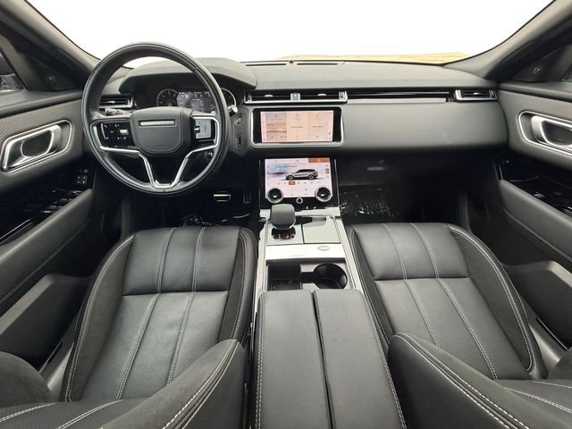Used 2023 White Land Rover R-Dynamic S MHEV image 12