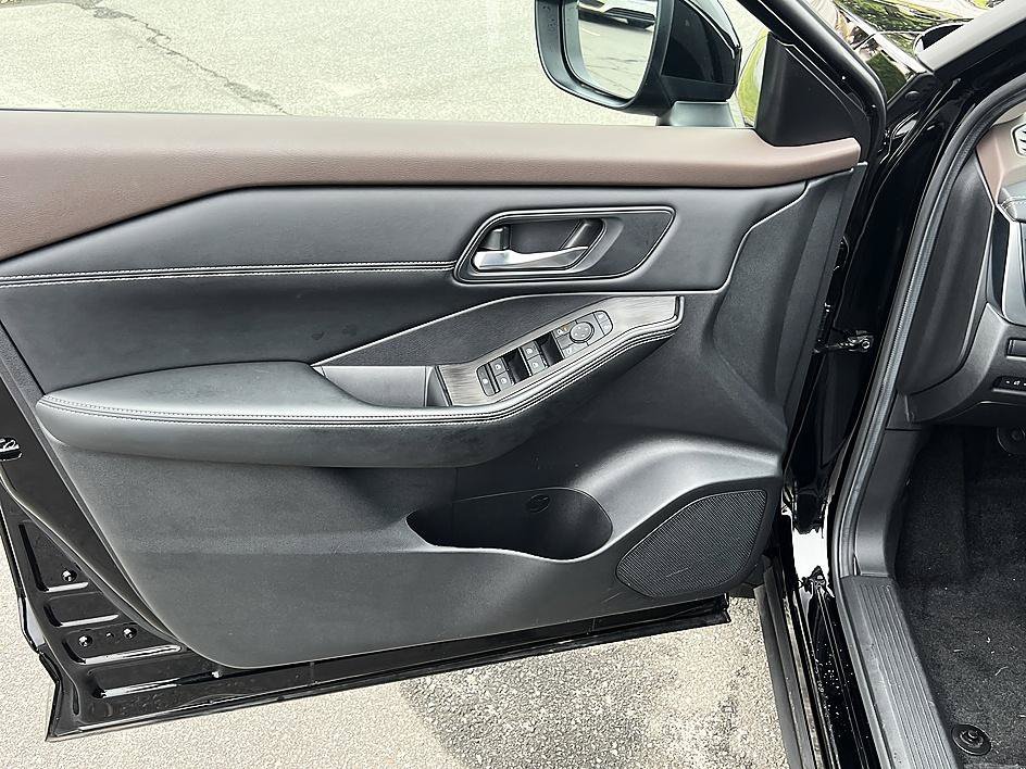 Used 2023 Super Black Nissan SV image 20