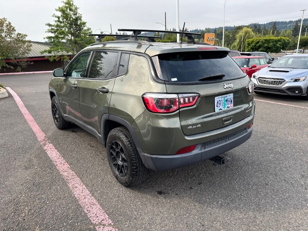 Used 2018 Olive Green Pearlcoat Jeep Sport image 4