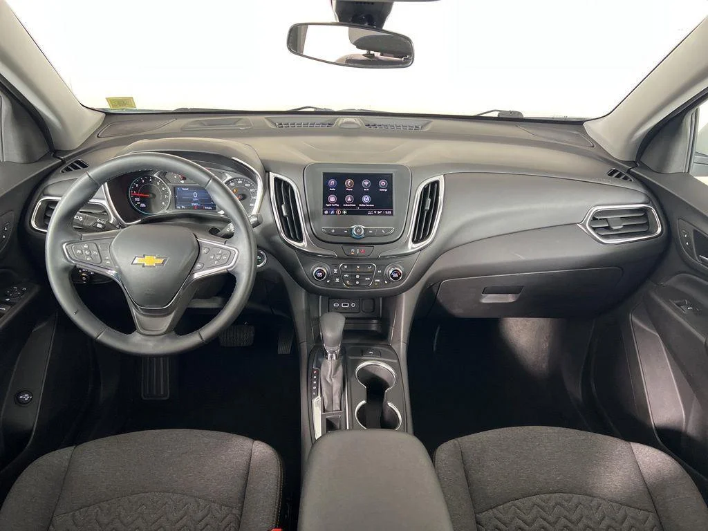 Used 2024 Summit White Chevrolet LT image 25
