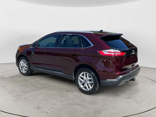 Certified Used 2022 Burgundy Ford SEL image 3