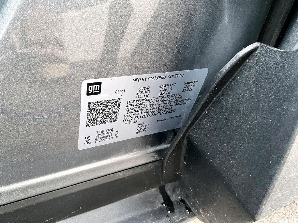 Used 2025 Gray Chevrolet LT image 9
