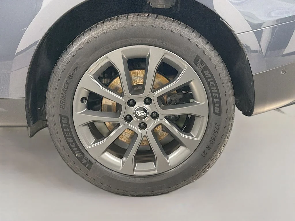 Used 2024 Blue Land Rover SE image 34