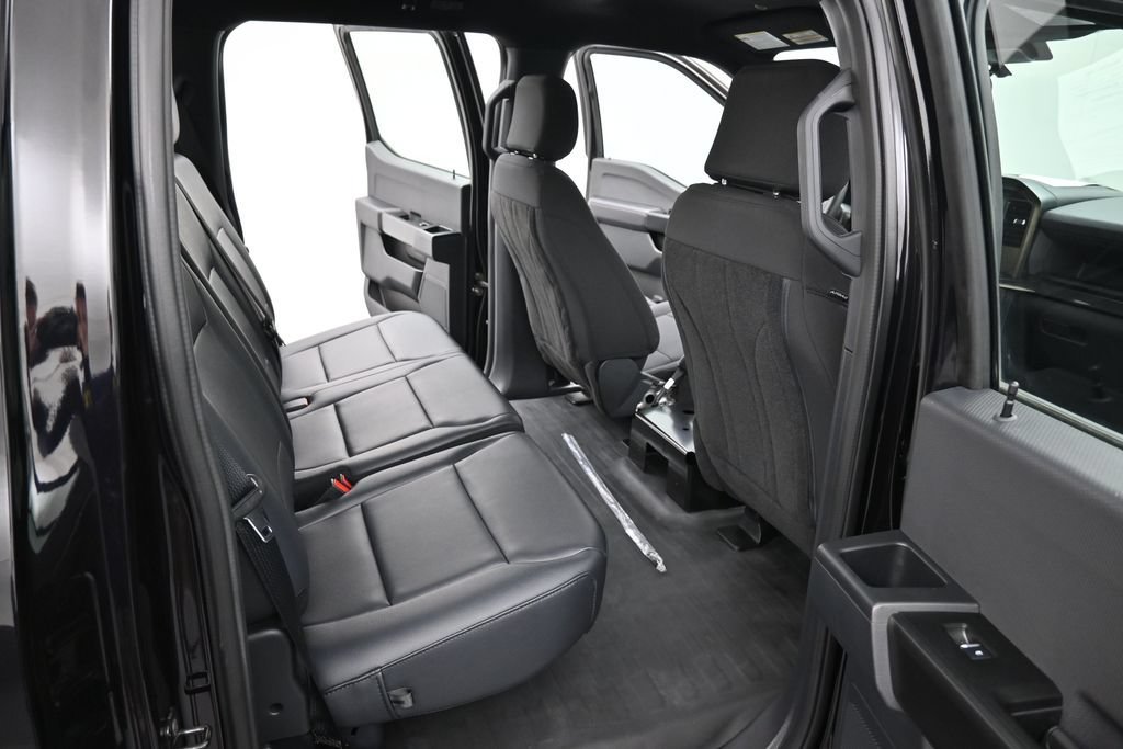 Used 2025 Black Metallic Ford XL image 29