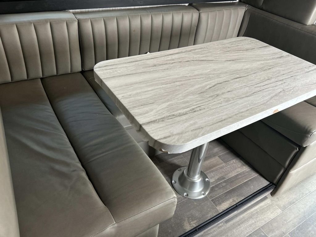 Used 2025 Oxford White Ford Base image 28