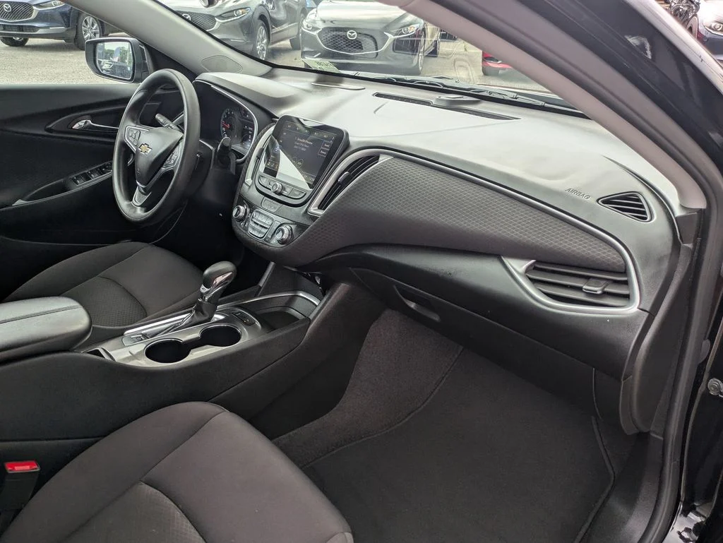Used 2025 Black Chevrolet LT image 30