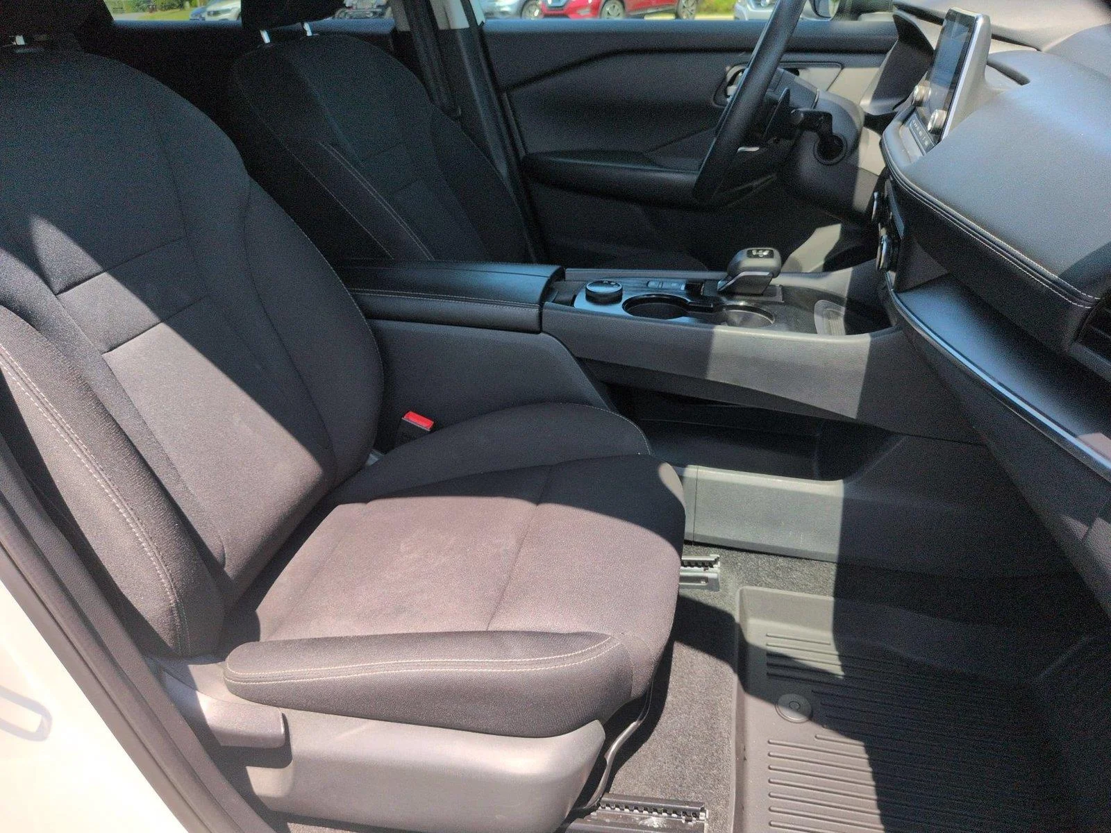 Used 2024 Glacier White Nissan S image 36