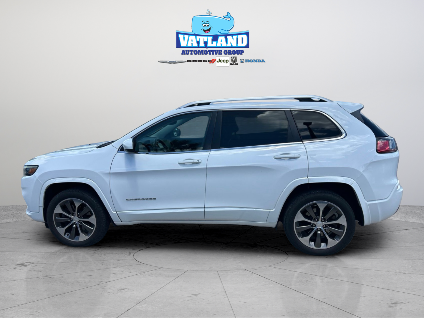 Used 2019 Jeep Cherokee Overland with VIN 1C4PJMJX3KD161128 for sale in Owensboro, KY