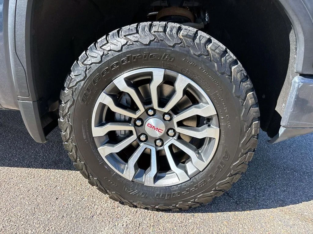 Used 2021 Sky GMC AT4 image 33