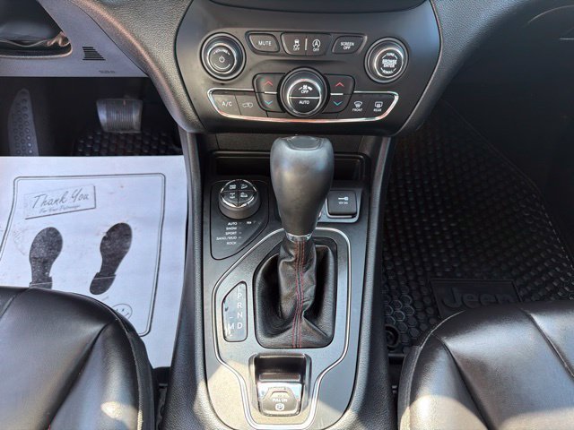 Used 2019 Black Jeep Trailhawk image 27