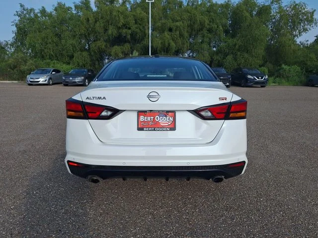 Used 2024 White Nissan 2.5 SR image 6
