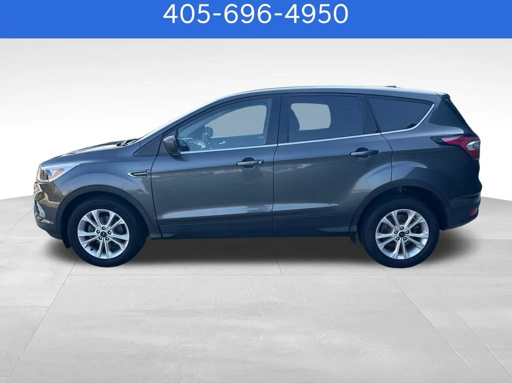 Pre-Owned 2017 Ford Escape SE
