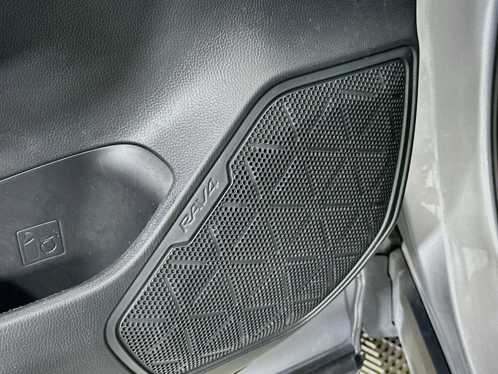 Used 2025 Silver Toyota XLE image 19
